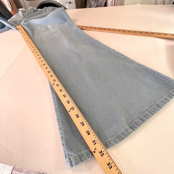 Paris Blues Juniors Frayed Waist Denim Bellbottom Flare Jeans SZ 19 Light Blue - Picture 8 of 9
